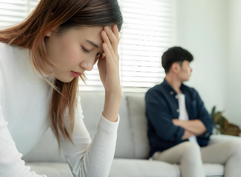 看见他的妈妈宠儿子的样子我就心里就不舒服