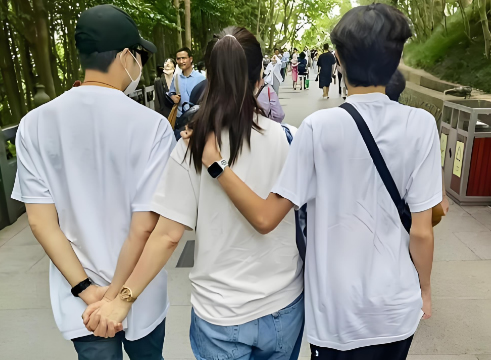 男人若是出轨终将无法掩饰人心所向无所不知